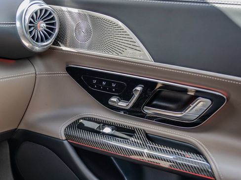 Used 2022 Mercedes-Benz SL 55 AMG 4MATIC image 15
