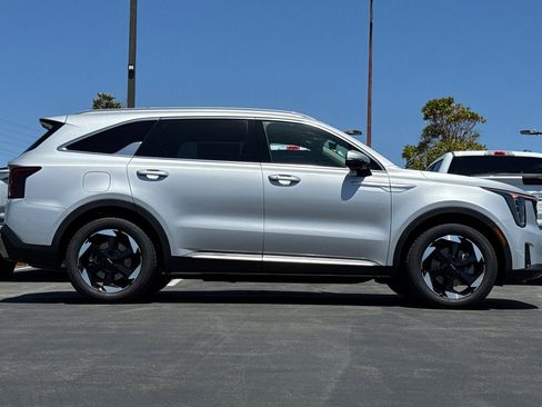 New 2025 Kia Sorento EX image 3