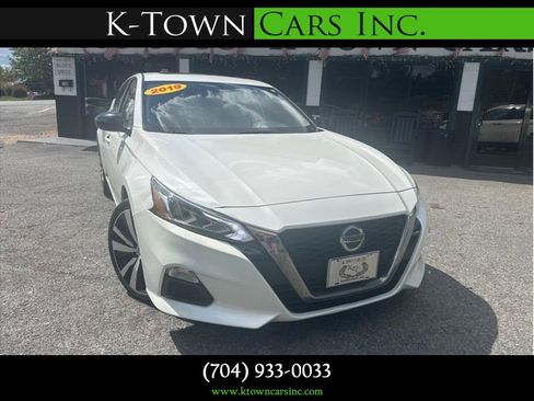 Used 2019 Nissan Altima 2.5 SR w/ SR Premium Package image 1