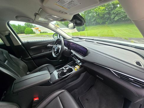 Used 2024 Buick Envision Preferred AWD/4WD image 21