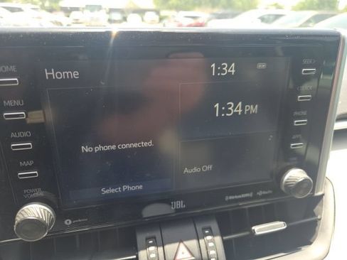 Used 2019 Toyota RAV4 XLE Premium FWD image 11