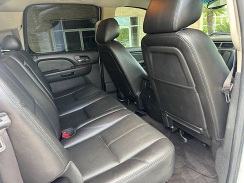 Used 2014 GMC Sierra 2500 SLT w/ SLT Convenience Package AWD/4WD image 25
