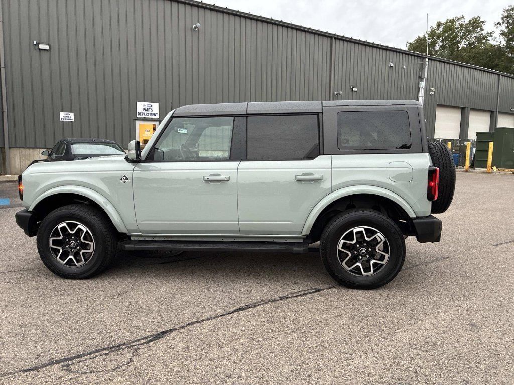 Used 2023 Ford Bronco Outer Banks AWD/4WD image 4