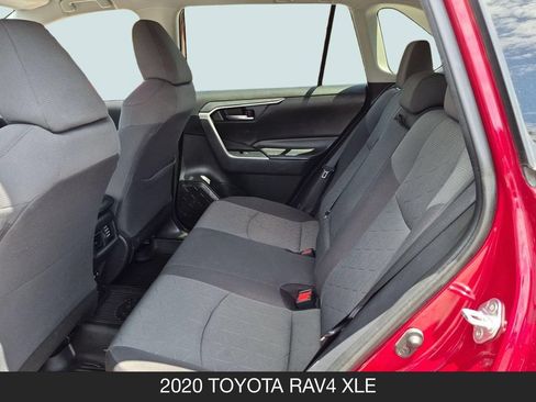 Used 2020 Toyota RAV4 XLE w/ All Weather Liner Package FWD image 16