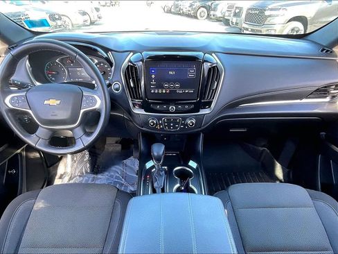 Used 2023 Chevrolet Traverse LT w/ Rear Camera Mirror Package image 21