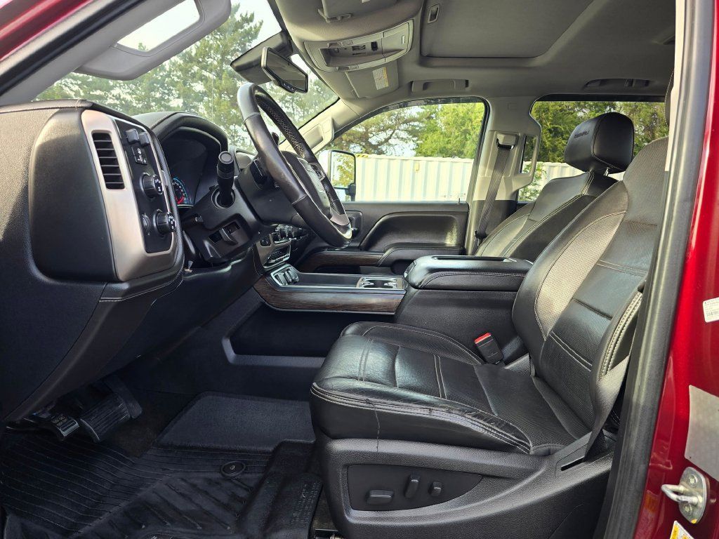 Used 2017 GMC Sierra 3500 Denali w/ Duramax Plus Package AWD/4WD image 10