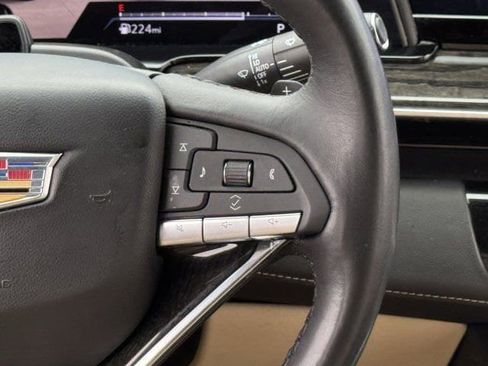 Used 2024 Cadillac Escalade Premium Luxury RWD image 18