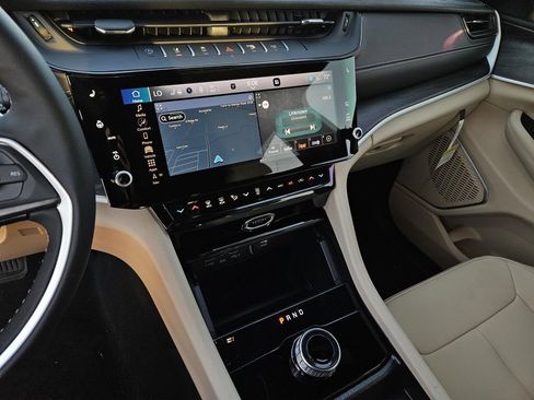 New 2026 Jeep Grand Cherokee L Limited RWD image 19
