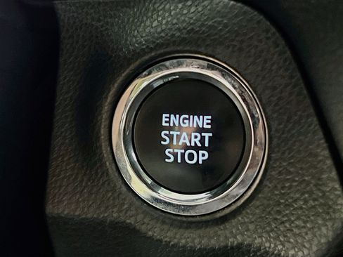 Used 2025 Toyota RAV4 XLE FWD image 22