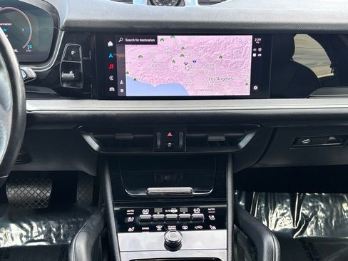 Used 2024 Porsche Cayenne Coupe image 16