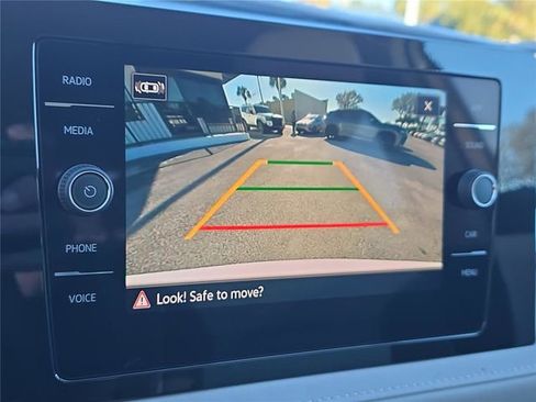 New 2026 Volkswagen Taos SE image 18