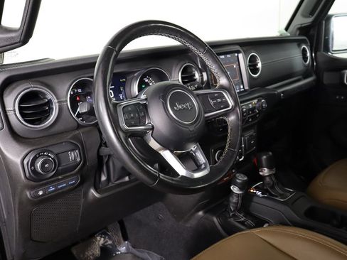 Used 2023 Jeep Wrangler Unlimited Rubicon 4xe w/ Cold Weather Group AWD/4WD image 20