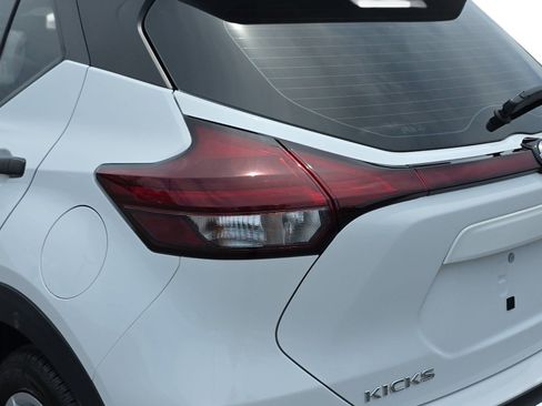 Used 2022 Nissan Kicks S w/ Interior Electronics Package FWD image 29