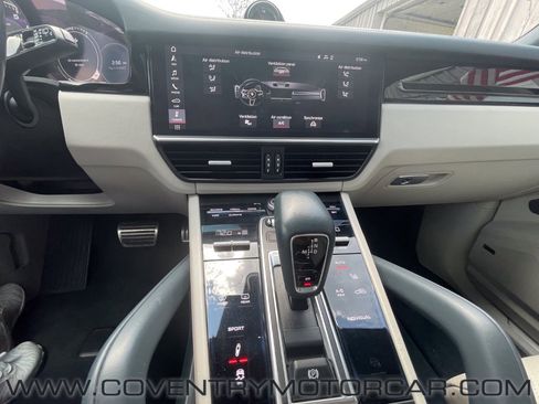 Used 2019 Porsche Cayenne S image 18