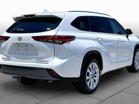 Used 2022 Toyota Highlander Limited AWD/4WD image 13