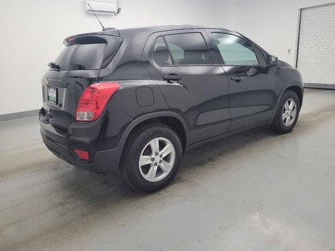 Used 2019 Chevrolet Trax LS w/ Tint and Cruise Package FWD image 9