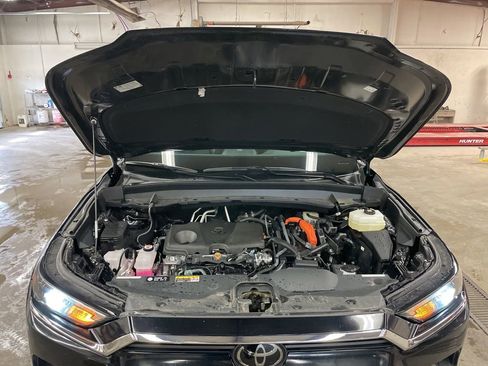 Used 2025 Toyota Grand Highlander AWD Hybrid image 37