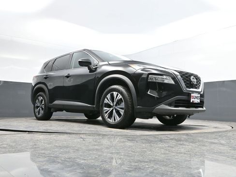 Used 2023 Nissan Rogue SV image 33