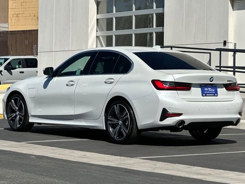 Used 2021 BMW 330e w/ Convenience Package image 5