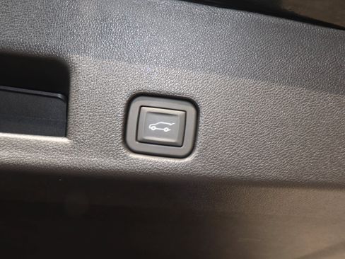 Used 2026 Chevrolet Traverse LT AWD/4WD image 21