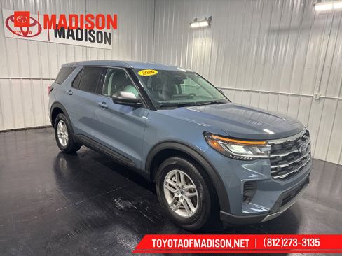 Used 2026 Ford Explorer Active AWD/4WD image 1