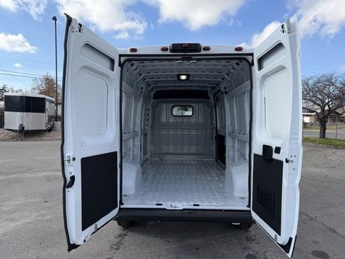 New 2026 RAM ProMaster 2500 w/ Convenience Group image 15