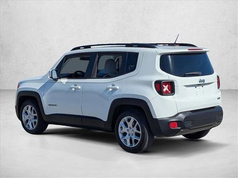 Used 2017 Jeep Renegade Latitude w/ Popular Equipment Group image 7
