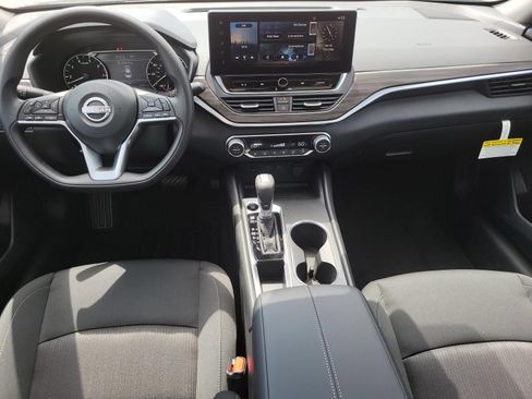 New 2026 Nissan Altima 2.5 SV FWD image 2