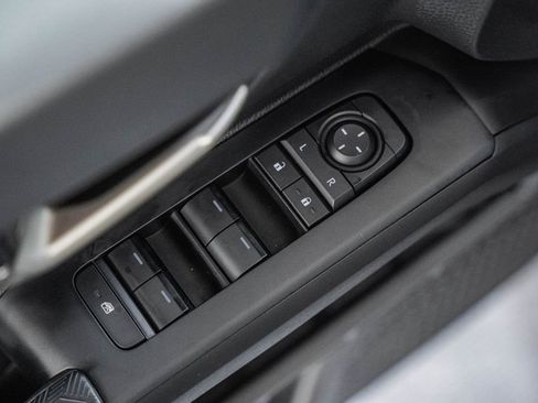 Used 2025 Toyota Tacoma TRD Sport AWD/4WD image 48