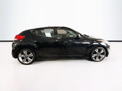 Used 2017 Hyundai Veloster Value Edition image 5