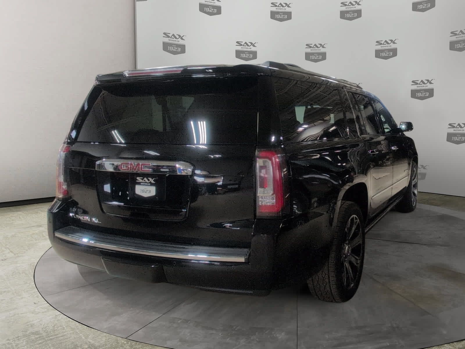 Used 2016 GMC Yukon XL Denali w/ Open Road Package AWD/4WD image 5