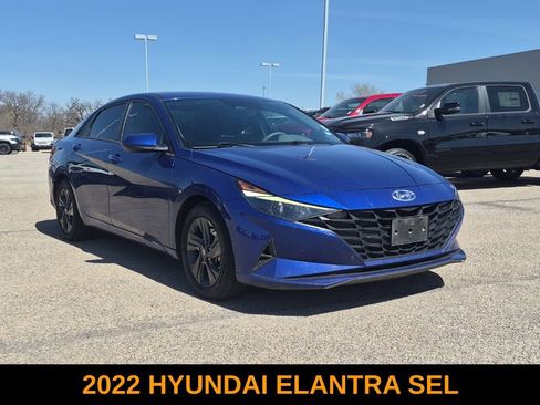 Used 2022 Hyundai Elantra SEL image 1
