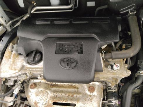 Used 2018 Toyota RAV4 LE w/ All Weather Liner Package AWD/4WD image 30