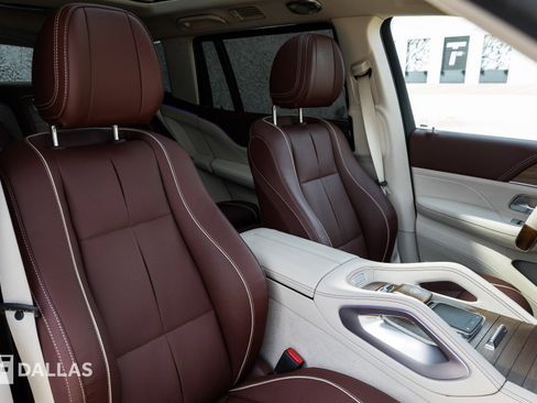 Used 2023 Mercedes-Benz Maybach GLS 600 4MATIC image 49