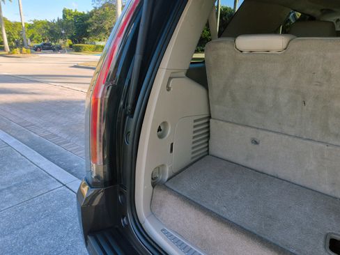 Used 2016 Cadillac Escalade Luxury AWD/4WD image 51