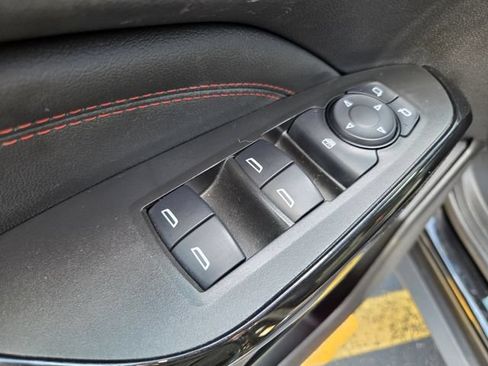 Certified 2024 Chevrolet Trax RS w/ Sunroof Package FWD image 18
