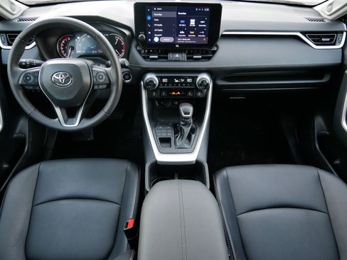 Used 2023 Toyota RAV4 XLE Premium image 10