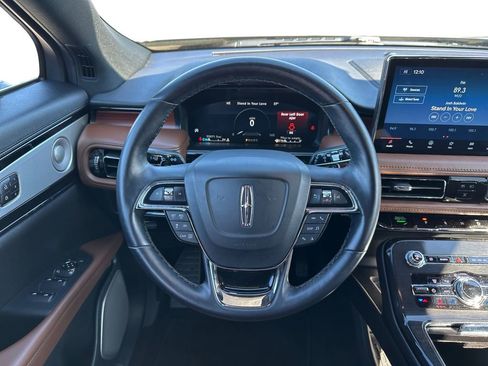 Used 2023 Lincoln Nautilus Reserve w/ Equipment Group 202A image 13