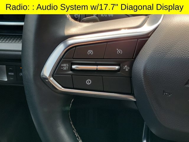 Used 2025 Chevrolet Traverse LT w/ Driver Confidence Package FWD image 11