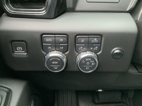 Used 2023 GMC Sierra 1500 AT4 w/ AT4 Premium Package image 38