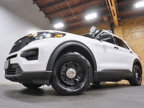 Used 2023 Ford Explorer 4WD Police Interceptor image 3