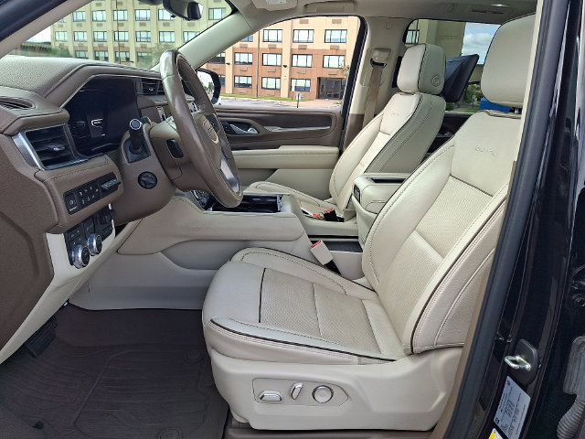 Certified 2023 GMC Yukon XL Denali w/ Denali Reserve Package AWD/4WD image 15