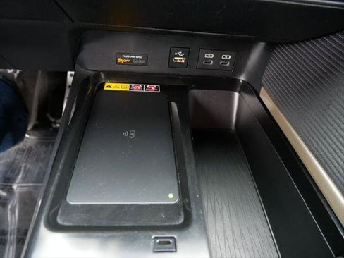 Used 2025 Toyota Camry SE FWD image 22