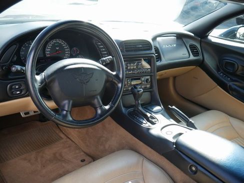 Used 2001 Chevrolet Corvette Convertible w/ Preferred Equipment Group1 image 10