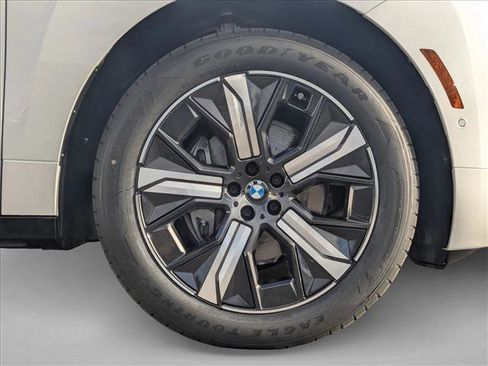 New 2026 BMW iX xDrive60 image 10