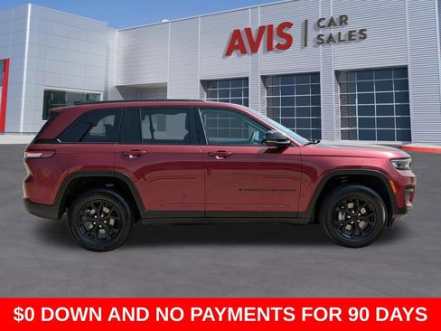 Used 2025 Jeep Grand Cherokee Altitude AWD/4WD image 5