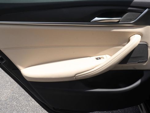 Used 2023 BMW 540i w/ M Sport Package RWD image 12