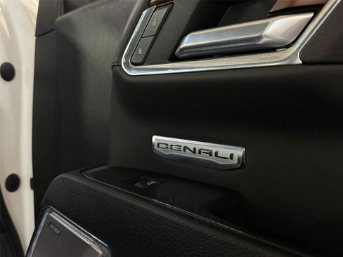 Used 2023 GMC Sierra 1500 Denali w/ Denali Reserve Package AWD/4WD image 21