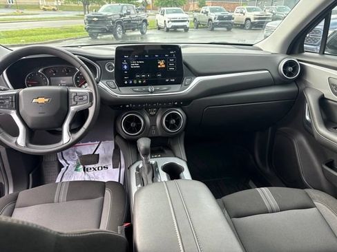 Used 2024 Chevrolet Blazer LT w/ Convenience Package FWD image 31