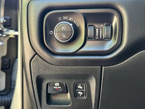 Used 2023 RAM 1500 Laramie AWD/4WD image 27